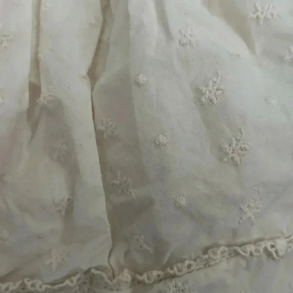 Baby Oshkosh B’gosh Cream Embroidered Dress Size 18 Months - Picture 3 of 6